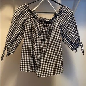 Gin-gam pattern blouse off the shoulder